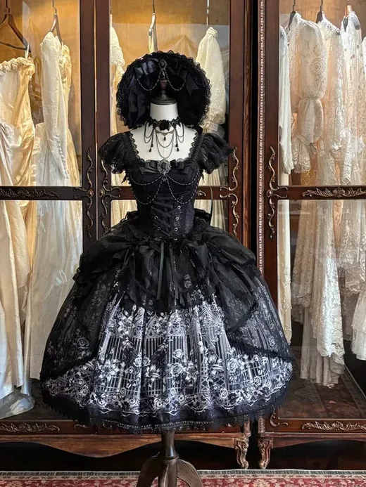 Community style: Berlin · Dark Romantic